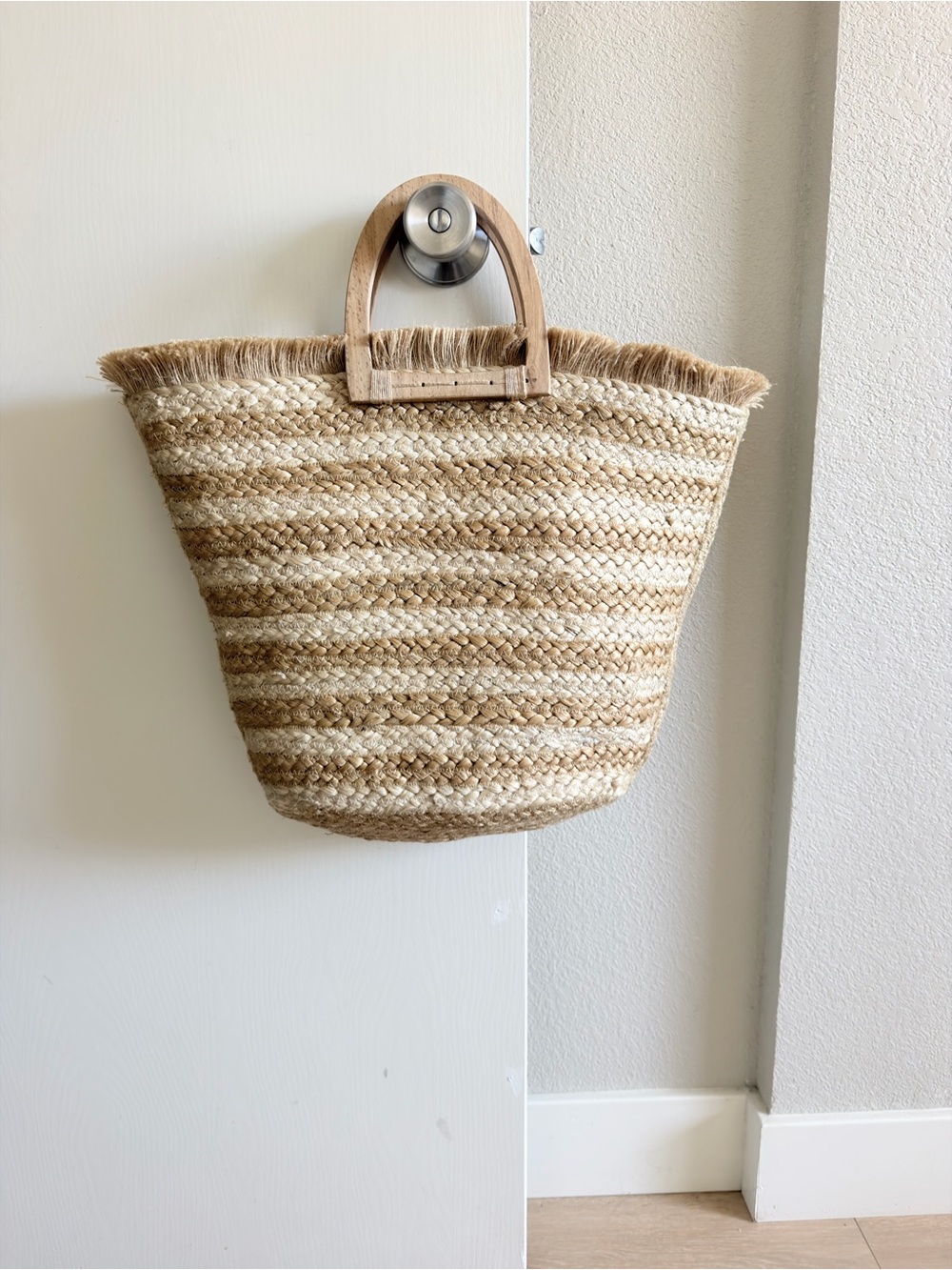 Antik Kraft Natural Straw Tote in Cream and Tan
